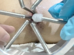 拡張器でアナルを広げて中覗いてみた