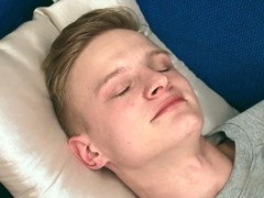 Blondie twink Jacob O strokes his cock and gets messy all over himself