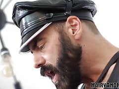 HAIRYANDRAW Bearded Steve Sommers Raw Breeds John Pucker