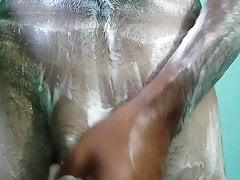 Masterbate while bath