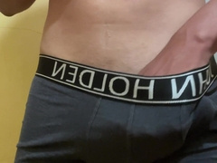 Jovencito Latino Vergon se toca hasta terminar con tremenda corrida