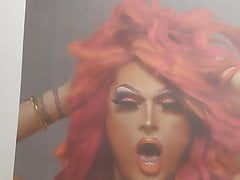 Huge cumshot on Drag Queen's face