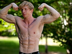 Muscular blonde guy Jesse blows a huge load