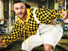 90s-themed gay fuck scene with Derek Reed and Beaux Banks