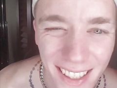 British Lad Lil D flexes and shows off Lean toned body!