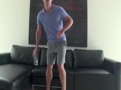 Timid bottom at a gaycasting