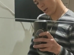 I love looking at myself in the mirror, it puts me to the max! and briefly i jizm