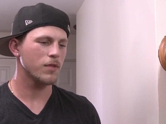 Griffin Barrows seduces straight Roman Todd