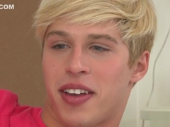 Meet Kinky Maxx Hamilton