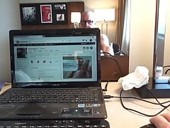 Ulf Larsen wank over teen porn & ejaculate!