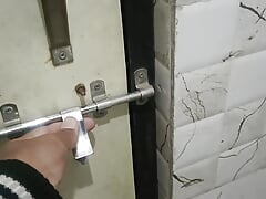 Aaj tel lagakar aaya land me