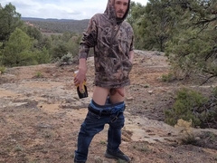 OUTDOOR SPUNK! - Using a fucktoy and shooting a geyser