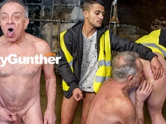 Sloppy old man can barely suck