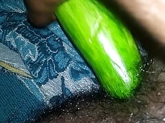 Cucumber has been put in the ass after seeing the sister-in-law