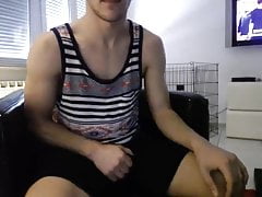 Sexy Guy Gives us his hot cum only at cams.enat.ro