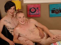 Oliver Youngblood and Helix Levin have a great sneaky fuck