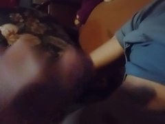 Chico jalandosela