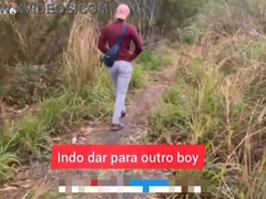 HANDED ON THE SUBWAY SIDE