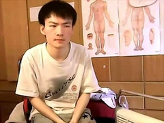 Asian masturbates and plays with her ass