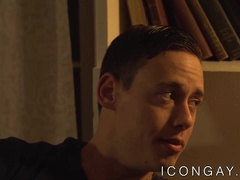 Muscle stud Tobias hammered by gorgeous Michael Delray