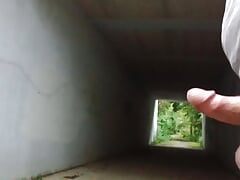 Wank and cum in public