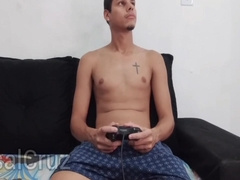 Mario Cruz - Jogando Videogame Com Meu Primo Novinho E Gozei Na Boca Dele 5 Min