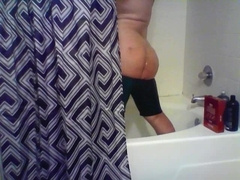 Watch me pound my way through a hot homemade video with a huge ass and a shower of cum