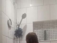 Solo just Washing up in Douche