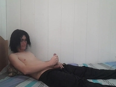 Rich hand job concludes in a appetizing pop-shot