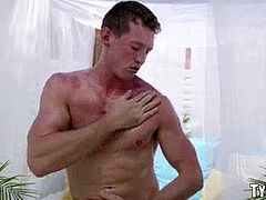 killer jock Pierce Paris enjoys wanking off all alone