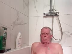 Wanking in the bath