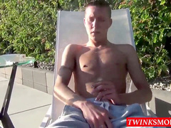 Smoker twunk Ryan plays with his backside while draining his cock