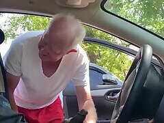 cruising grandpa lends a helping hand in public