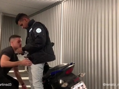 Fudendo Na Moto - Gay Porn