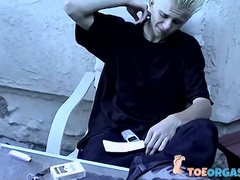 Straight guys Evan Heinze and Ian Madrox put on a little sexy foot show