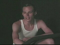 this sportive man is straigth but like to suck his own cock and cum mouth