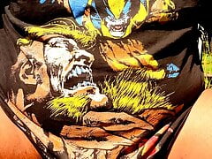 SsecnirpNailati in a retro Wolverine VS Sabertooth tshirt.
