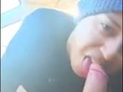 Novinho mama rolao e toma gala no carro 10