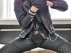 Young leather twink wanking and cumming over cum crust shoes