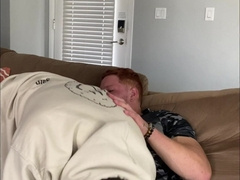 Fem stud inhales me off