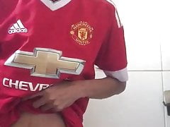 Matured male masturbate and cums in bathroom