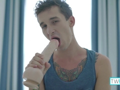 Pervy Twunk Noah A Pokes Himself So Boinking Well!
