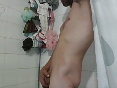hot guy shower,jerk off and eat cum