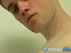 Sweet twinkie only leaves his underwear when masturbating