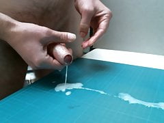 Cumming quick with foreskin pulled back