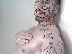Vincent Langlois in the shower