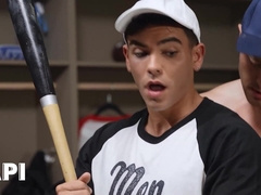 Coach Johnny Donovan Gets Stiff By Checking Out His Finest Player's Culo, Damian Night - PAPI