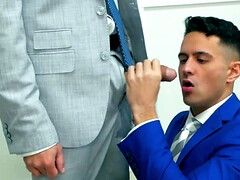 Robbie Rojo and Vadim Romanov are fucking on the desk