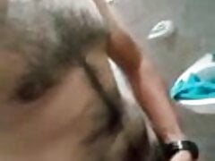 Lluvia de semen hetero peludo