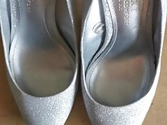 Silver heels spunked on - huge load